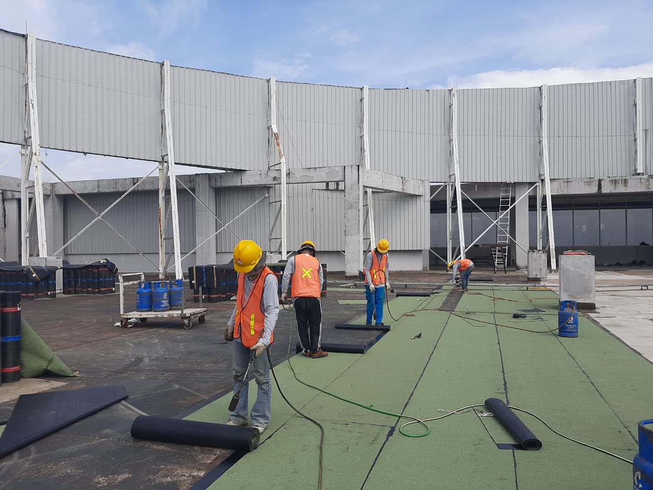 Aplikasi waterproofing membran bakar di Mall Resinda Djarum